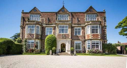 www.goldsboroughhall.com