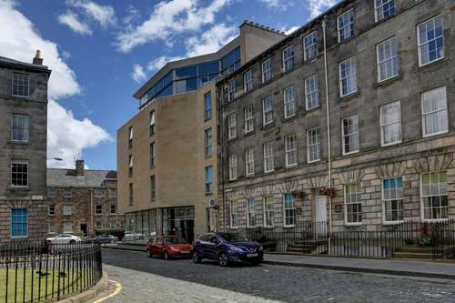 www.tenhillplace.com