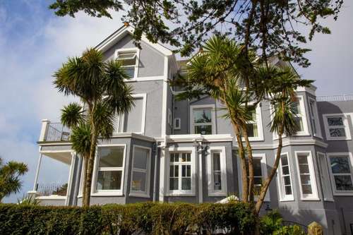 www.thelerrynhotel.co.uk