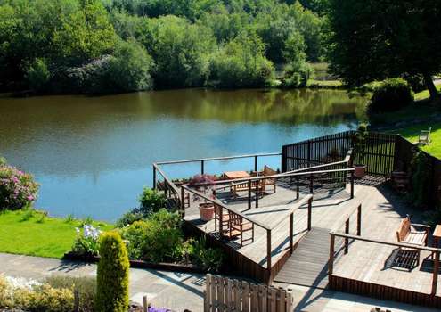 www.innonlake.co.uk