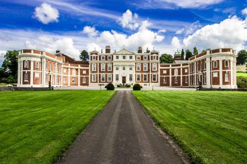 www.hawkstonehall.co.uk