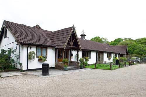 www.littlefoxeshotel.com