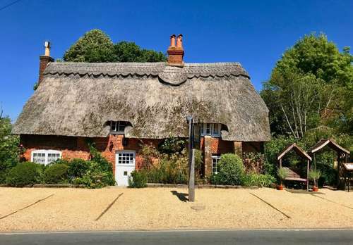 www.thatchedcottage.co.uk