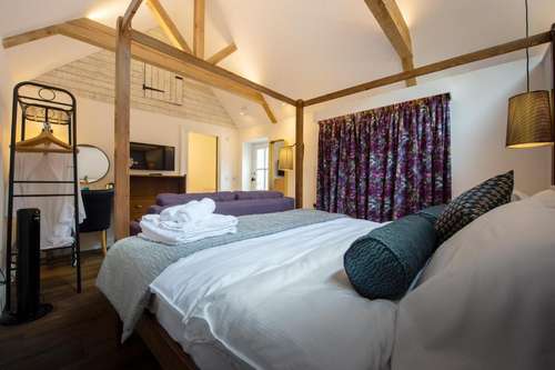www.thewithiesinn.com