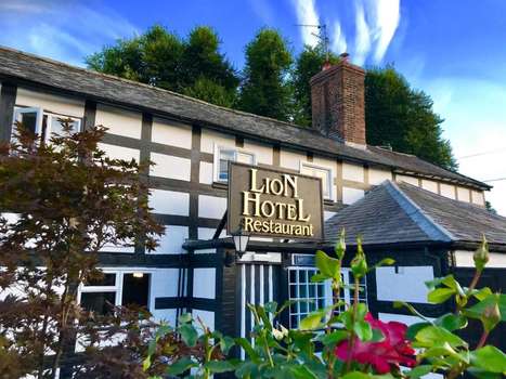 www.lionhotel-berriew.co.uk