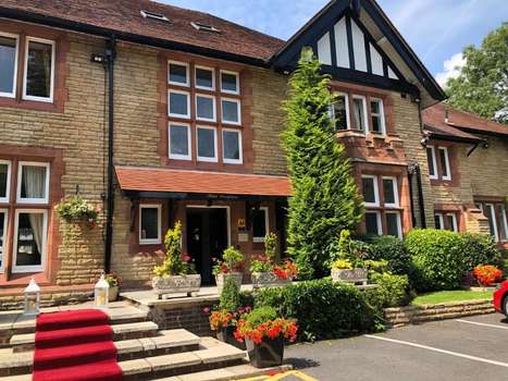 www.whitehallhotel.uk.com