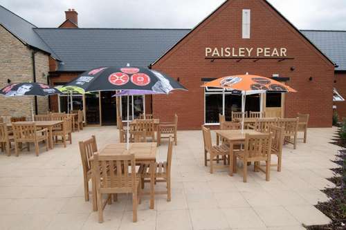 www.paisleypearpubbrackley.co.uk