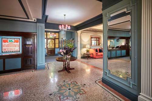 www.greendragonhotel.com