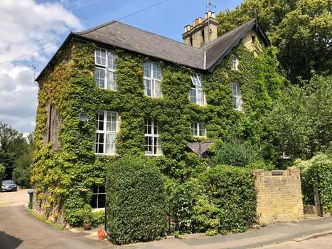 www.pageshotelandguesthouse.com