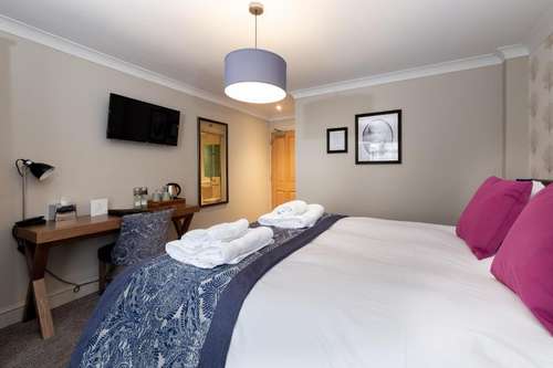 www.theeatonoak.co.uk