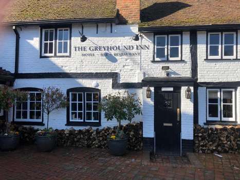 www.thegreyhoundinn.net