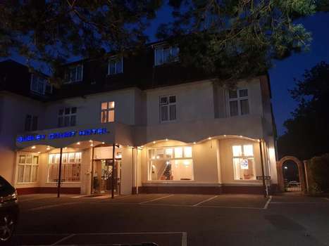 www.burleycourthotel.co.uk