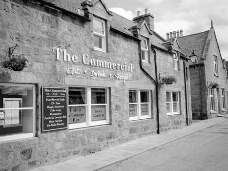 www.thecommercial-hotel.co.uk