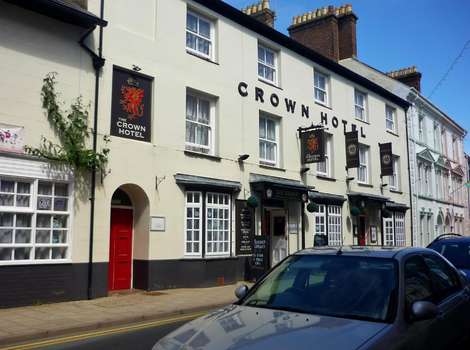 www.crownhotel-pwllheli.co.uk