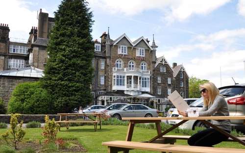 www.strathmorehotels-thecairn.com