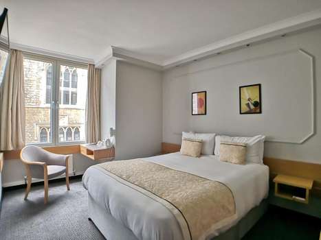 www.lancaster-hall-hotel.co.uk