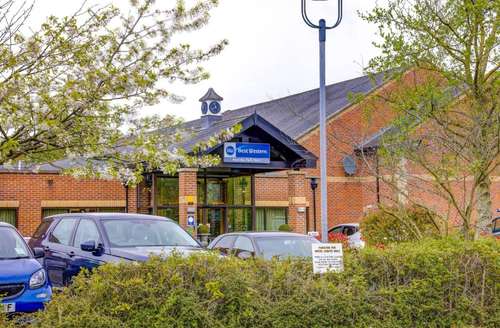 www.applebyparkhotel.com