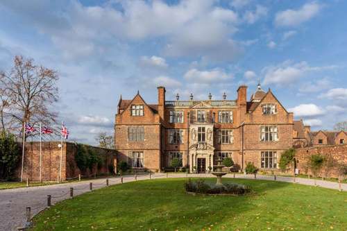 www.castlebromwichhallhotel.co.uk