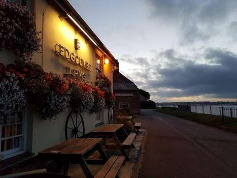 www.edgcumbearms.co.uk