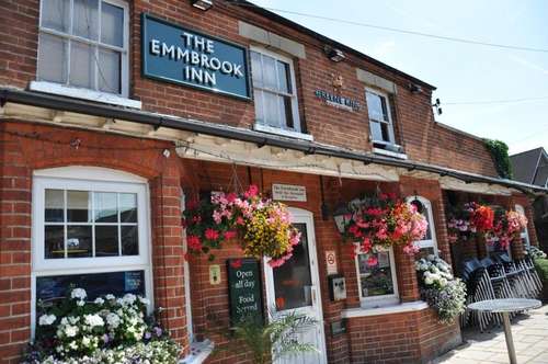 www.emmbrookinn.co.uk