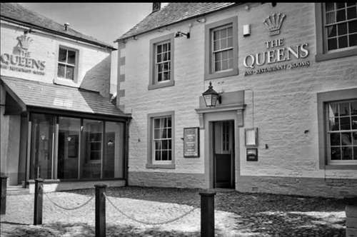 www.thequeenswarwick-on-eden.co.uk