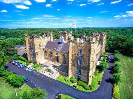 www.lumleycastle.com