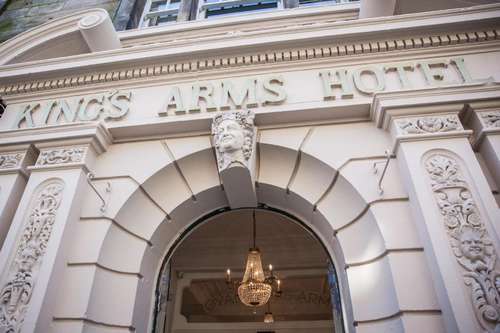 www.royalkingsarmshotel.co.uk