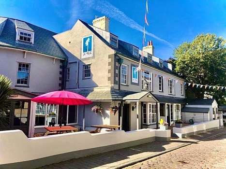 www.lavillehotel.com