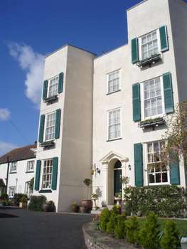 www.alcombehouse.co.uk