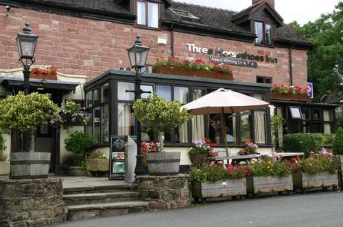www.threeshoesinn.co.uk