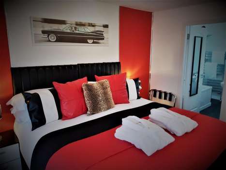 www.cadillac-kustomz-hotel.co.uk
