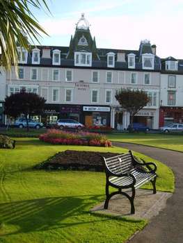 www.victoriahotelbute.com