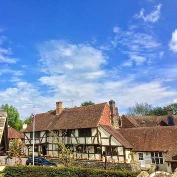 www.thecrownchiddingfold.com