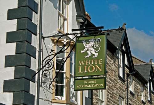www.whitelionhotel.co.uk