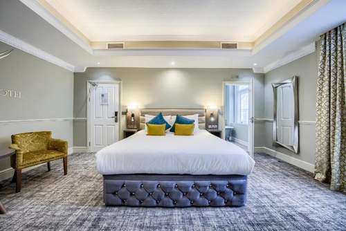 www.thevillarehotelsua.co.uk
