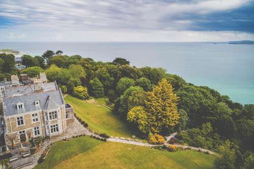 www.treloyhan-manor.co.uk