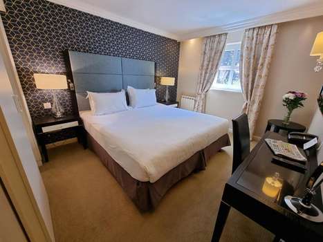 www.hotelnumberfour.com