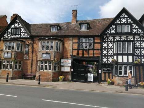 www.thewhiteswanhotel.com