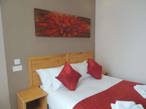 www.whitehousehotelblackpool.co.uk