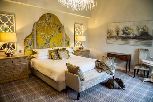 www.peakedgehotel.co.uk