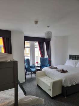 www.langleyhousehotel.co.uk