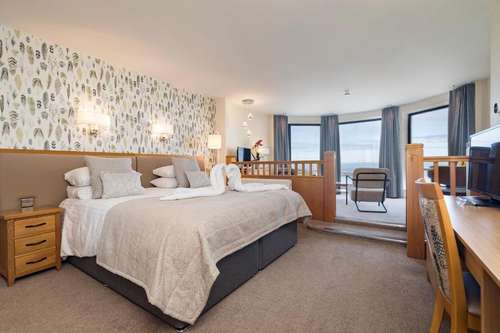 www.bayviewhotelni.com