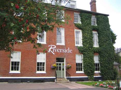 www.theriversidehousehotel.co.uk