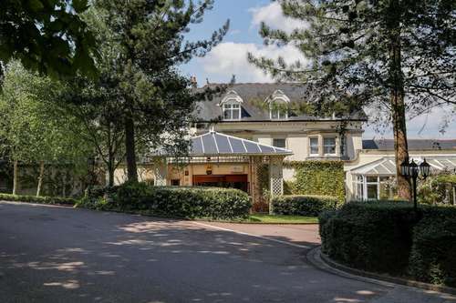 www.blunsdonhouse.co.uk