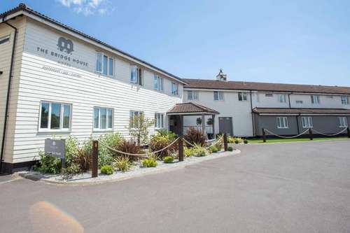 www.thebridgehousehotel.co.uk