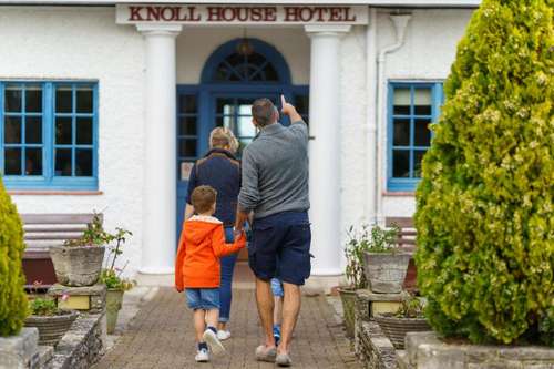 www.knollhouse.co.uk