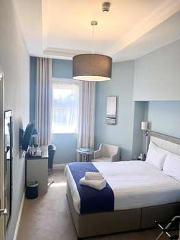www.yarrowhotel.co.uk