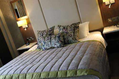 www.thevalleyhotel.com