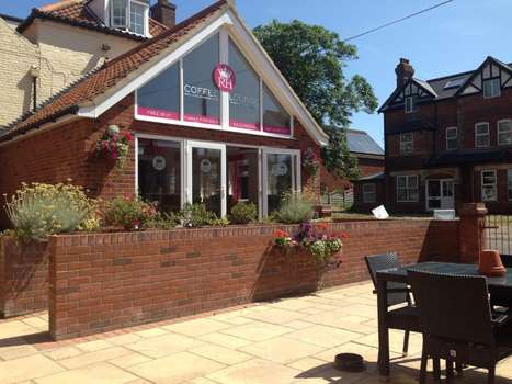 www.royal-hotel-mundesley.co.uk