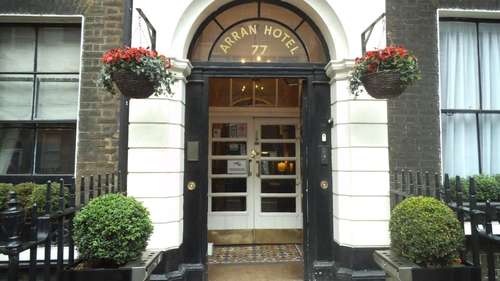 www.crowngroupofhotels.com